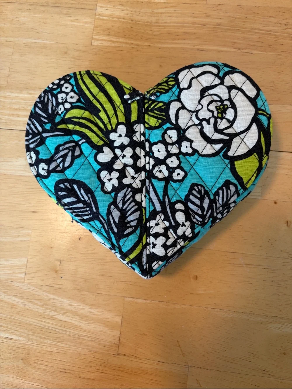 New Vera Bradley From My Heart Island Blooms Jewelry Box